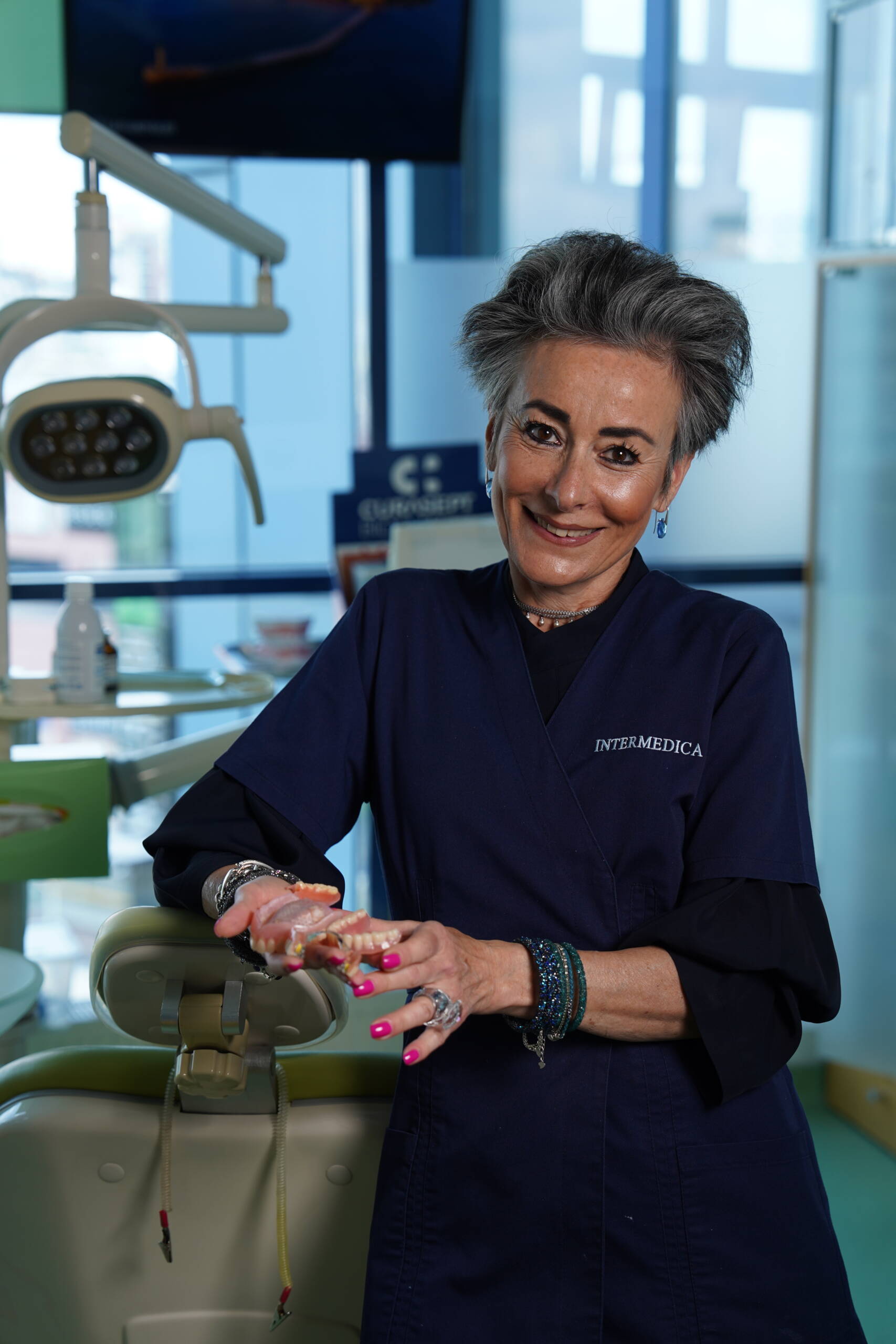 Dr. Ioana Avram