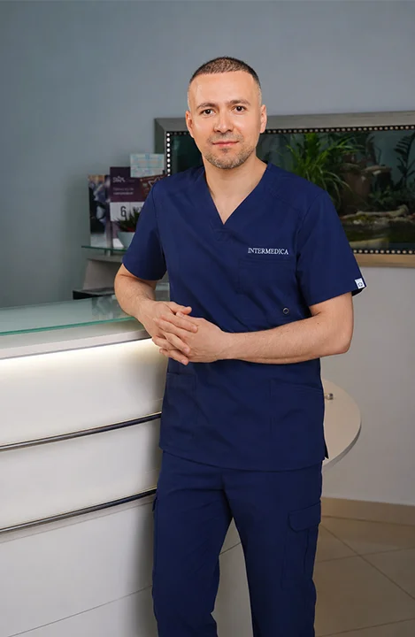 Doctor stomatolog Intermedica Gabriel Lopez Cobena